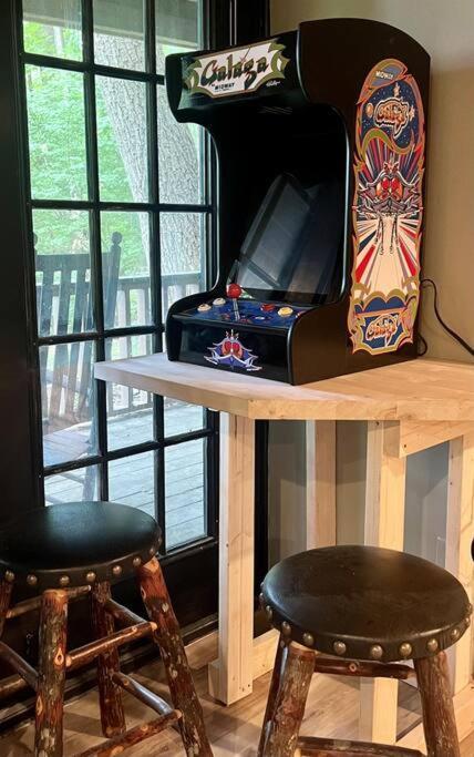 Moonshine Manor-Pets Ok-W/D-Pool Table-Arcade-Hot Tub Vila Gatlinburg Exterior foto